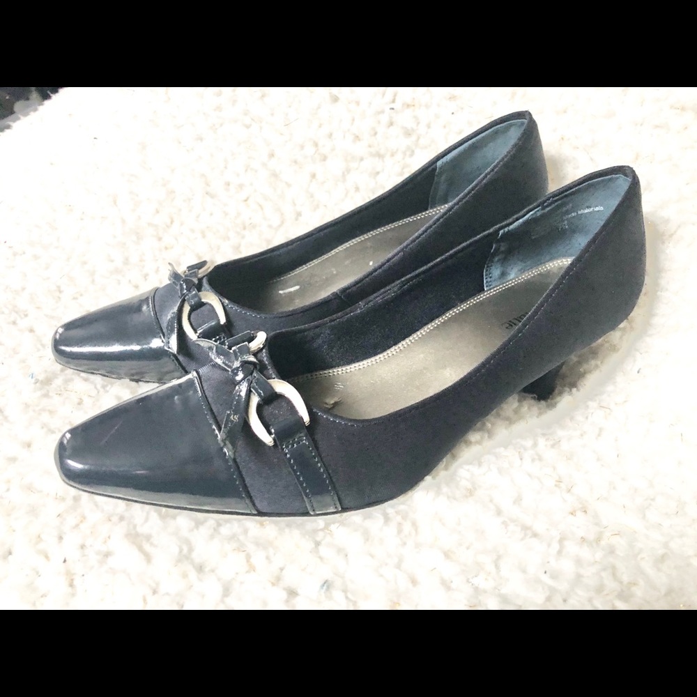 Kelly & Katie blue kitten buckle heels size 7.5